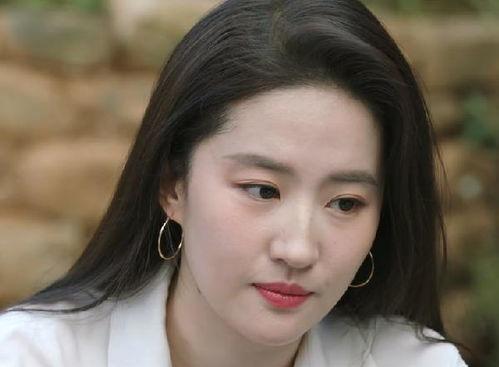 圈内爆料李现和刘亦菲,娱乐圈新恋情曝光?  第3张 圈内爆料李现和刘亦菲,娱乐圈新恋情曝光?  第3张