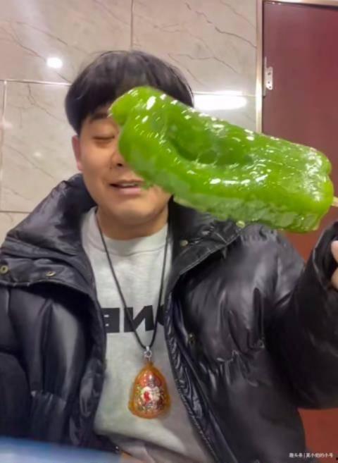 网红陈佩奇吃瓜视频,揭秘网红幕后生活  第2张 网红陈佩奇吃瓜视频,揭秘网红幕后生活  第2张